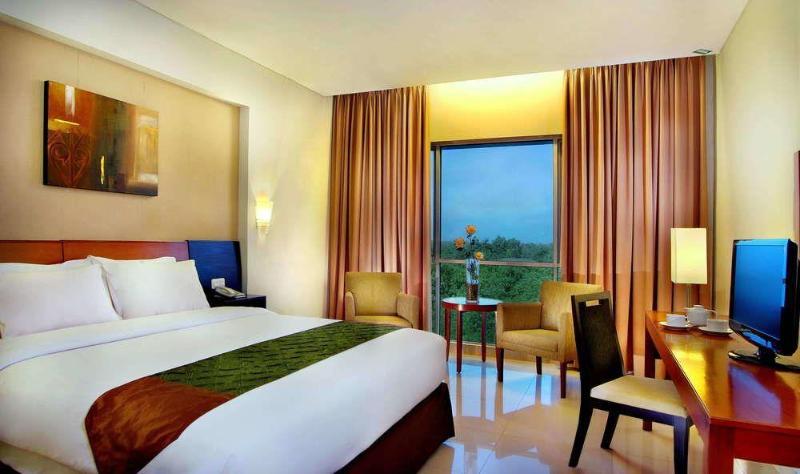 Aston Tanjung City Hotel Exterior foto